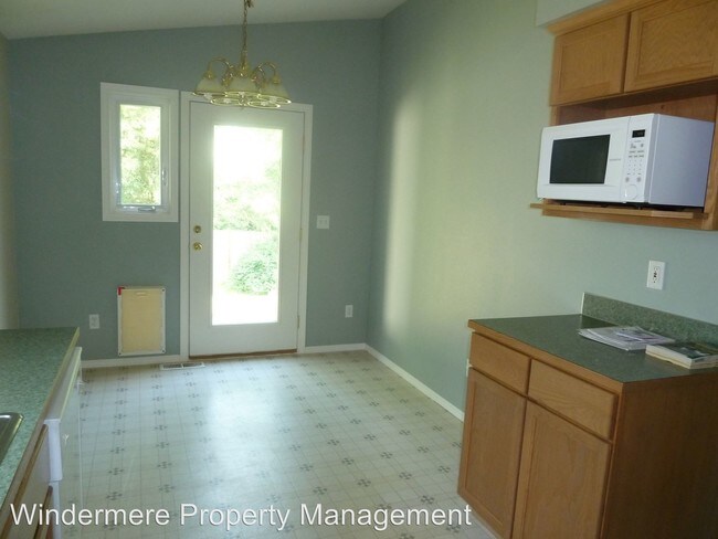 Building Photo - 3 br, 2 bath House - 1420 Fruitland Dr