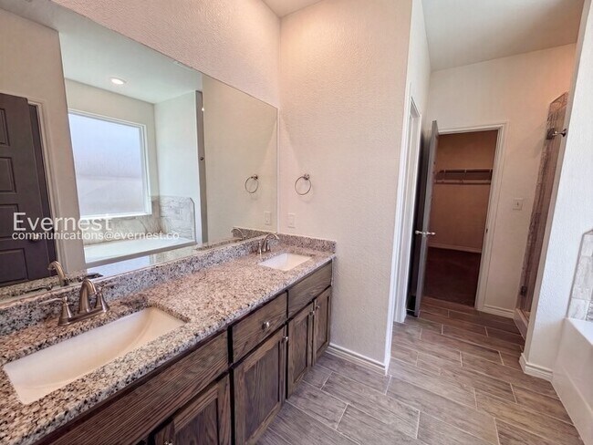 Foto del edificio - 2211 Hornbeam St