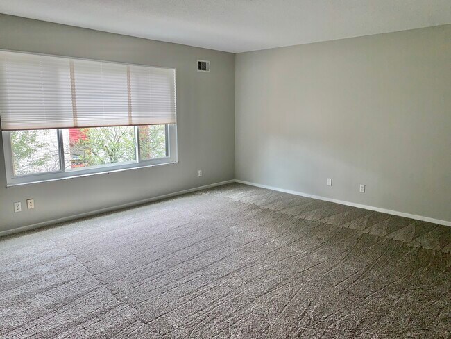 Foto del edificio - 5601 Goodhue Rd