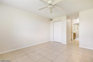 Building Photo - 1265 Wildwood Lakes Blvd