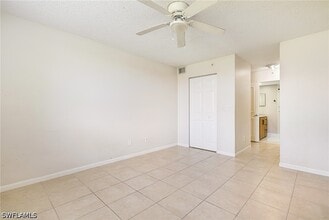 Building Photo - 1265 Wildwood Lakes Blvd