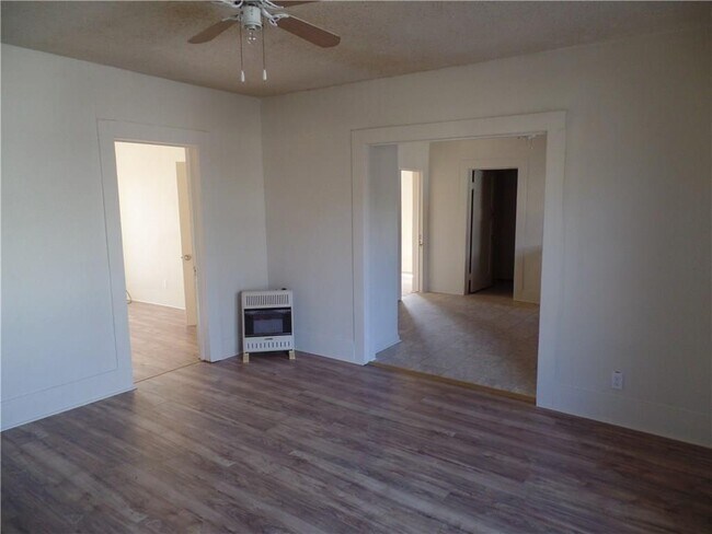 Foto del edificio - 709 N Weaver St