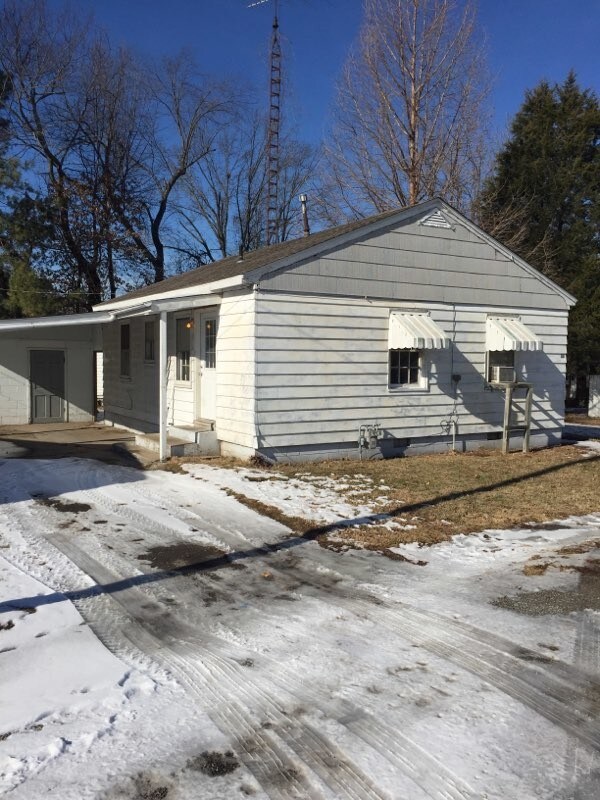23 Orchard Dr, Herrin, IL 62948 House for Rent in Herrin, IL