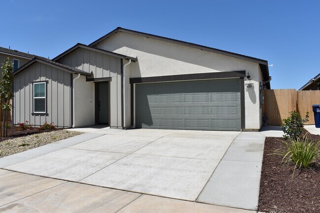 Building Photo - 4589 Iris Ct