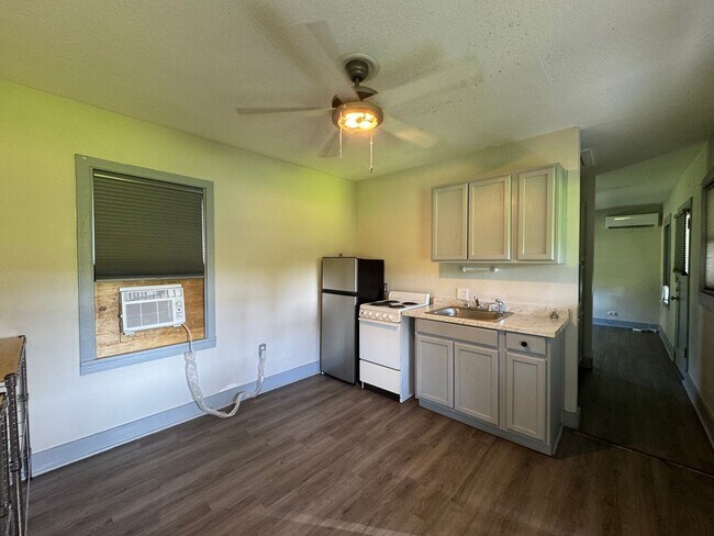Foto del edificio - 12534 Roberts St