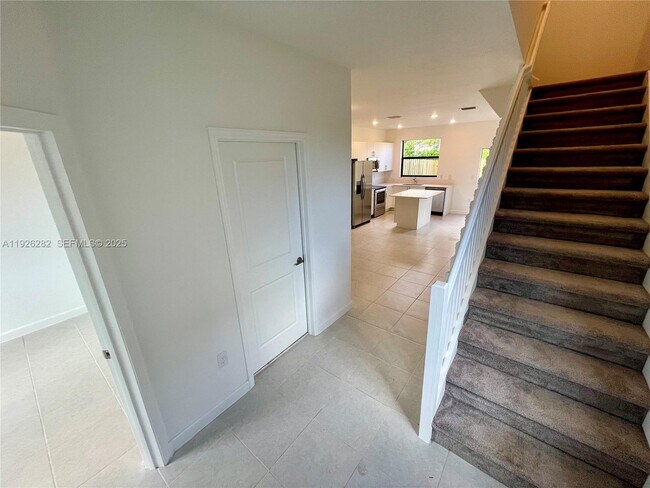 Foto del edificio - 20671 NE 7th Pl