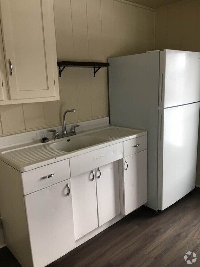 Apartments For Rent in Hubbard Lake, MI with Parking 2 Rentals