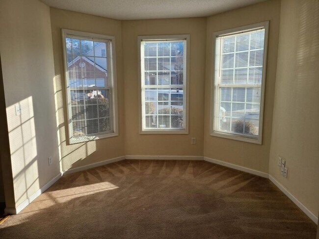 Building Photo - 3273 Newtons Crest Cir