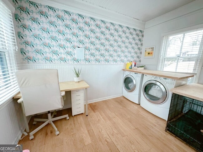 Building Photo - 2494 Batavia St