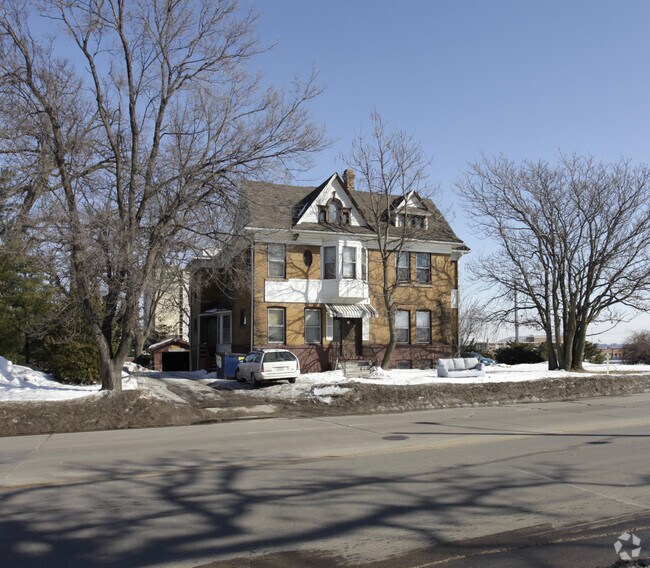 Building Photo - 1039 9th St