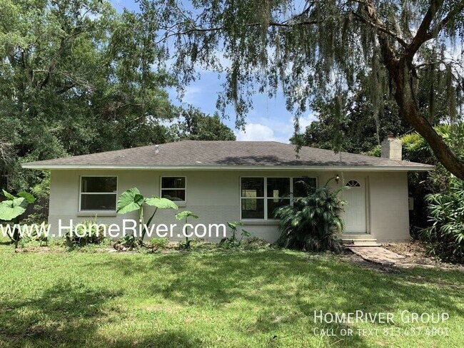 Building Photo - Cute 2 bedroom on quiet street