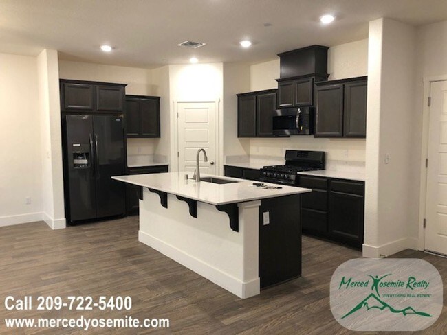 Building Photo - 4 br, 3 bath House - 3852 Pizarro Way