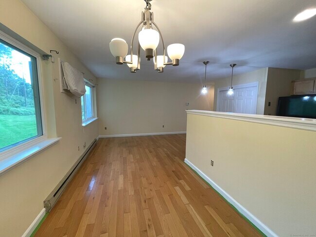 Building Photo - 162 Willow Springs