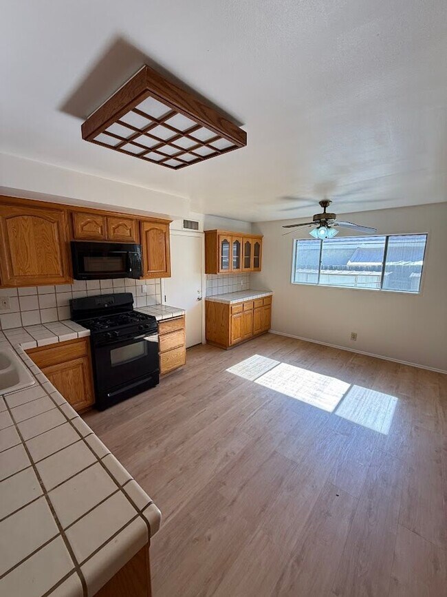 Foto del edificio - Beautiful 3 Bedroom, 2 Bathroom North Hill...