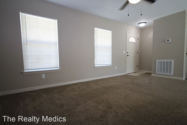 Building Photo - 3 br, 2 bath House - 561 Marion Oaks Blvd