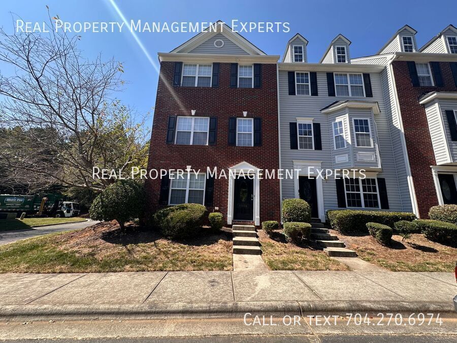 Foto principal - 10076 Treeside Ln