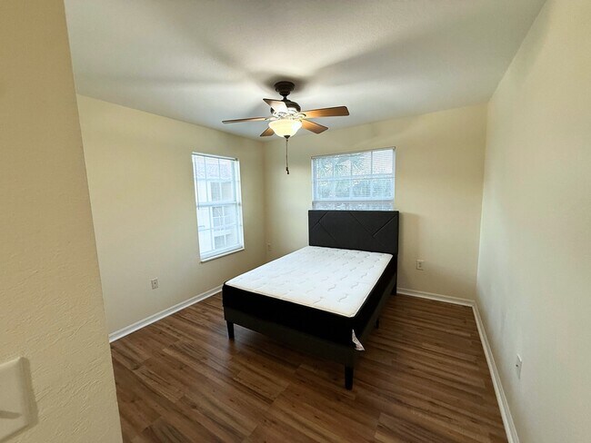 Building Photo - Residence Dr