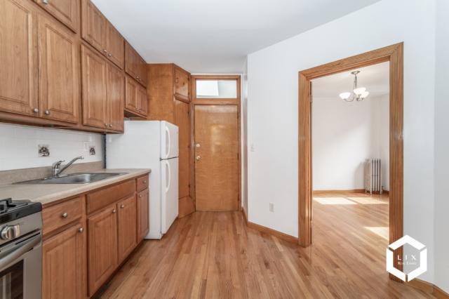 Foto del edificio - 2 bedroom in BROOKLYN NY 11218