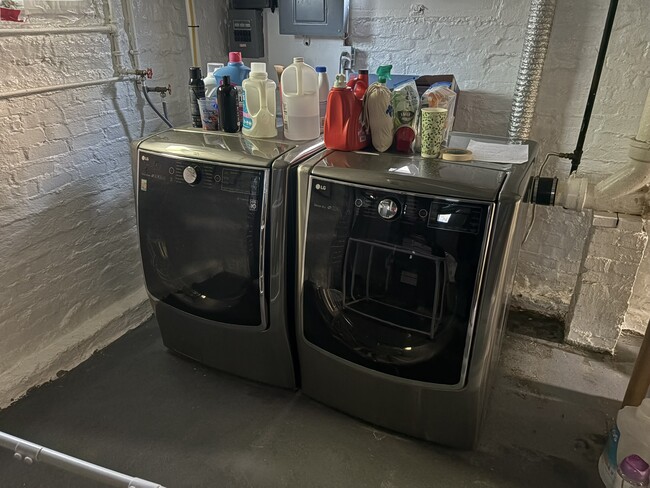 Foto del edificio - 605 S Prairie St