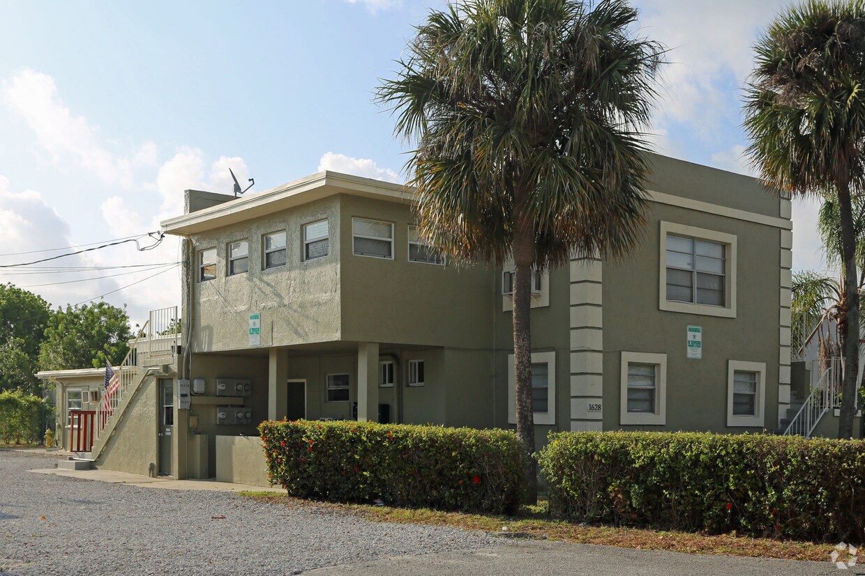 Primary Photo - 1628 S Dixie Hwy