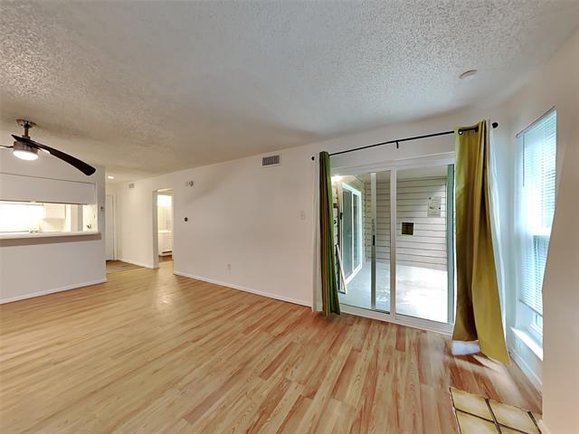 Foto del edificio - 6050 Melody Ln