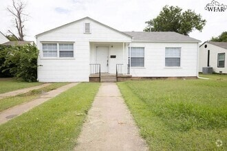 Building Photo - 3303 Sherwood Ln