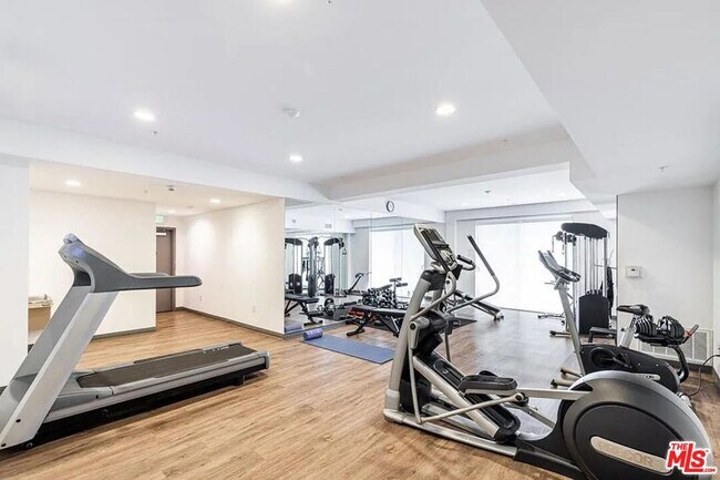 Building Photo - 1215 S Bedford St