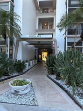 Building Photo - 2970 NE 16th Ave