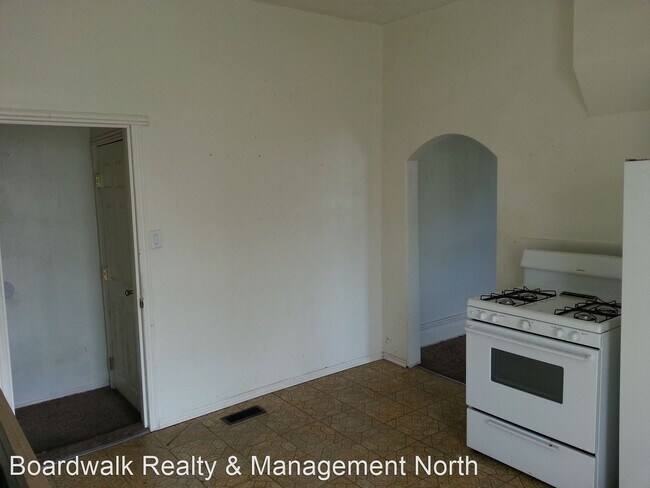 Foto del edificio - 2 br, 1 bath House - 686 30th St