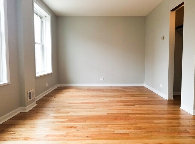 Foto del edificio - 2028 W 35th St