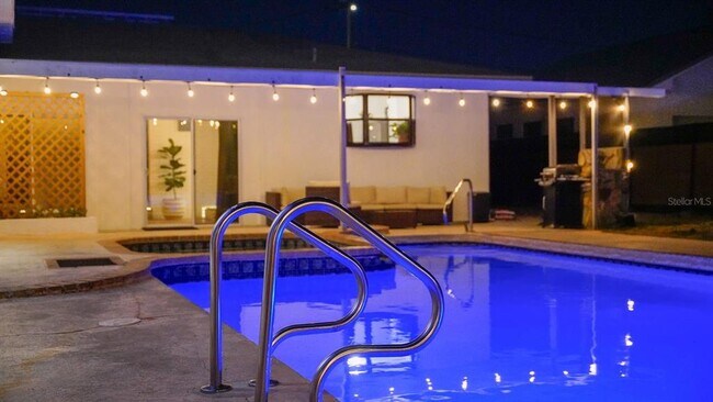 Foto del edificio - 4739 Baywood Point S