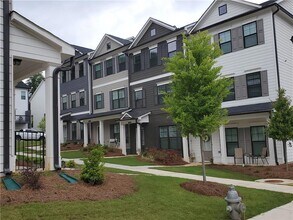 Building Photo - 755 Calvin Pk Dr