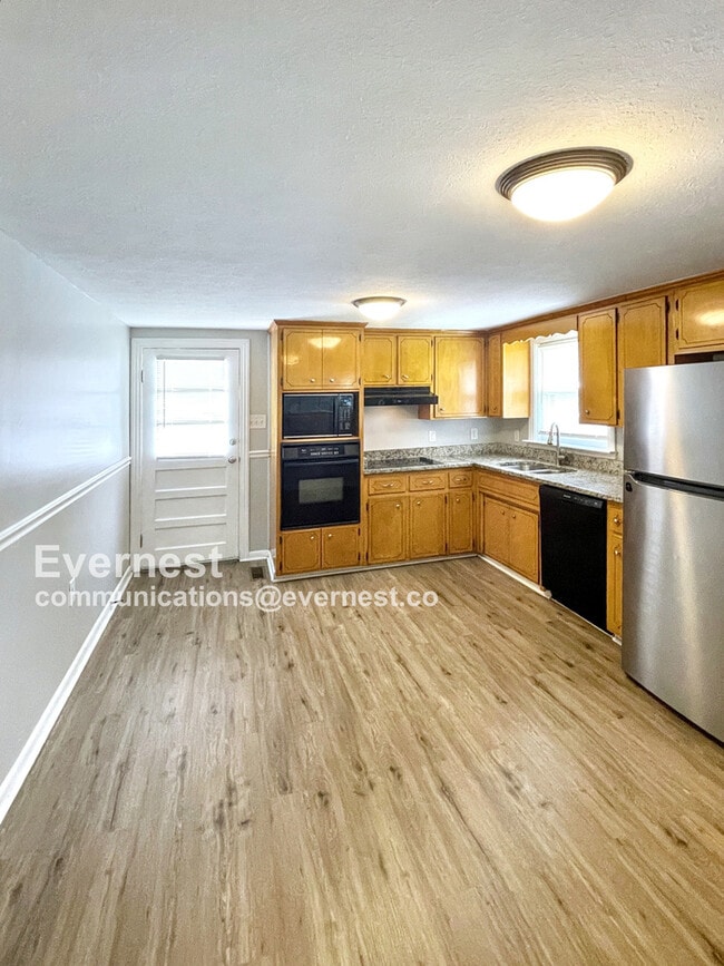 Foto del edificio - 203 Shannon Ln