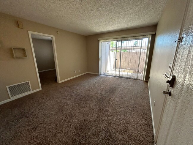 Foto del edificio - Spacious 1 bedroom/1 bath