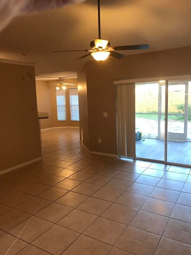 Foto del edificio - 221 Mardi Gras Ave NW