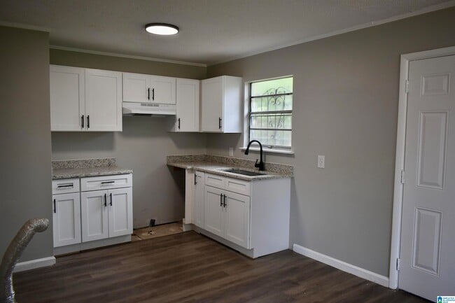 Building Photo - 3720 Howard Ave SW