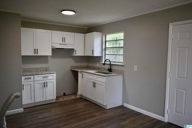 Foto del edificio - 3720 Howard Ave SW