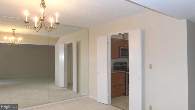 Building Photo - 5904 Mt Eagle Dr
