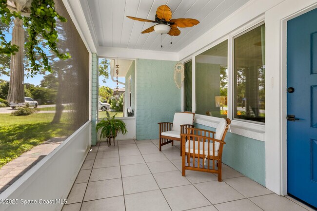 Building Photo - 285 Le Jeune Dr