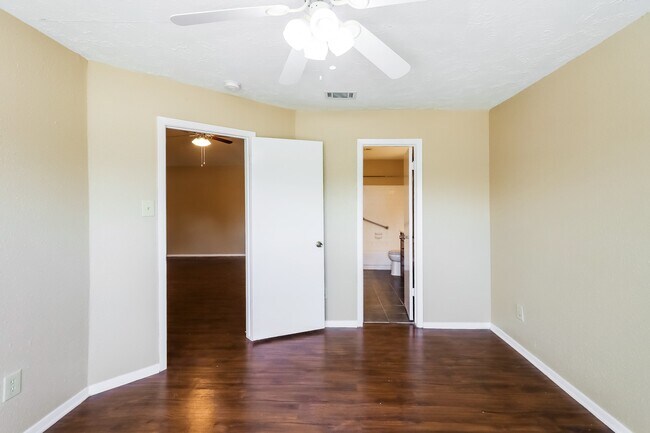 Foto del edificio - 13427 Boonway Dr