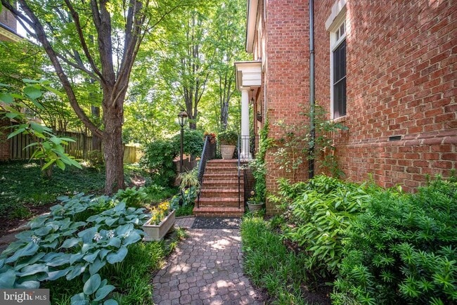Building Photo - 2026 Mayfair McLean Ct