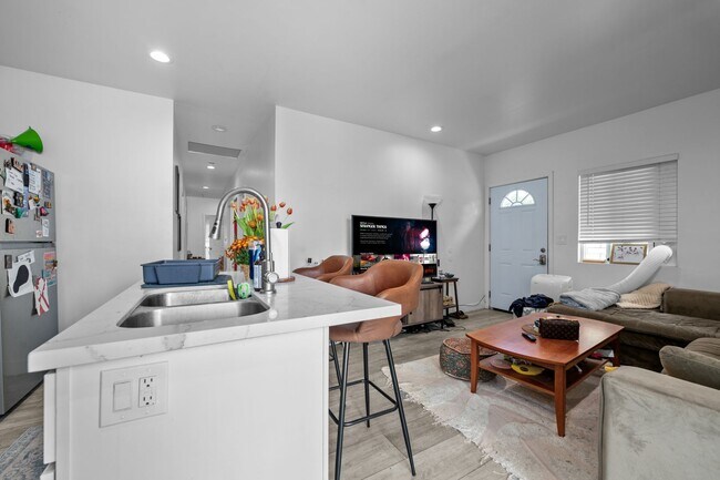 Foto del edificio - 5508 Dorothy Dr