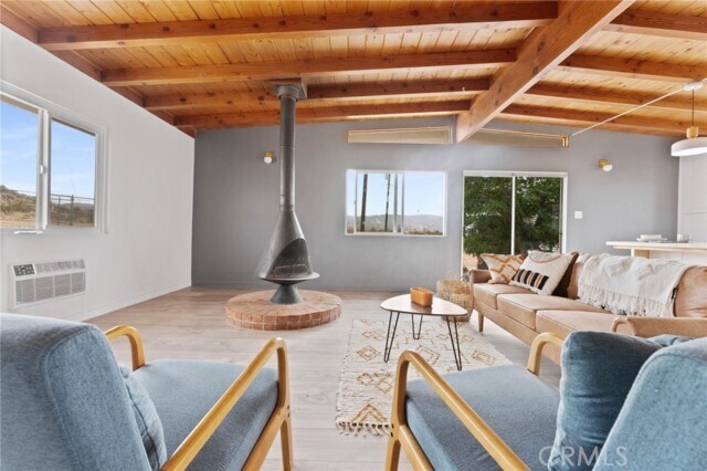 Building Photo - 52024 Nehlsen Rd