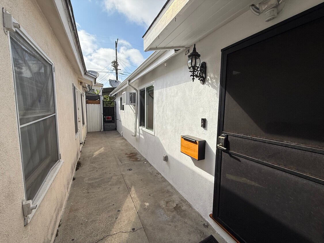 Foto principal - 12317 Culver Blvd