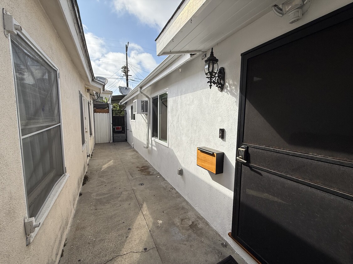 Primary Photo - 12317 Culver Blvd