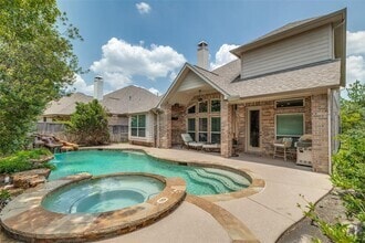 Building Photo - 15 Canoe Bend Dr