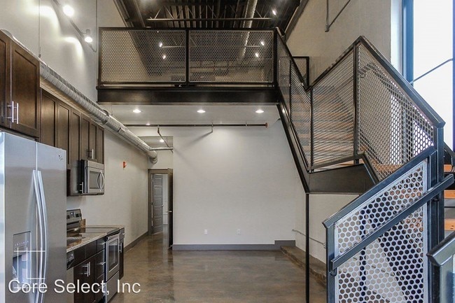 Building Photo - 727 N 4th St