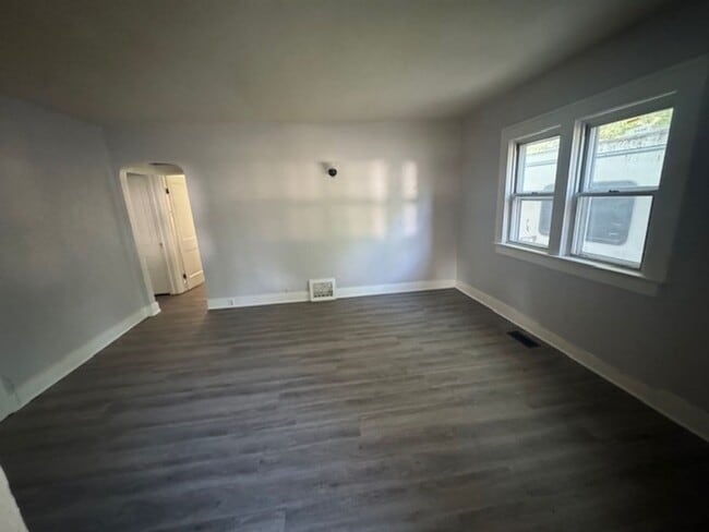 Building Photo - 2203 Rehm Dr