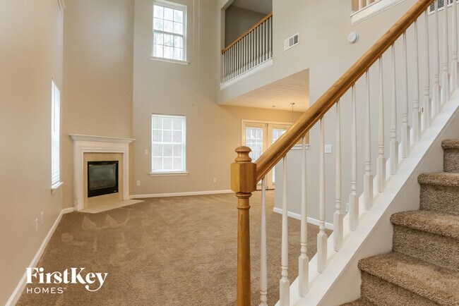 Building Photo - 243 Silver Ridge Dr