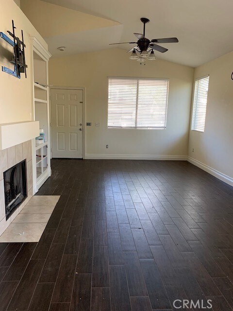 Building Photo - 24799 Tumbleweed Ct